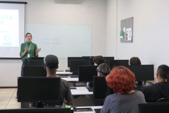 Notícia - Criciúma oferece cursos profissionalizantes para alunos da EJA