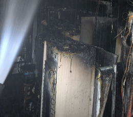 Notícia - Incêndio deixa oficina destruída em Criciúma
